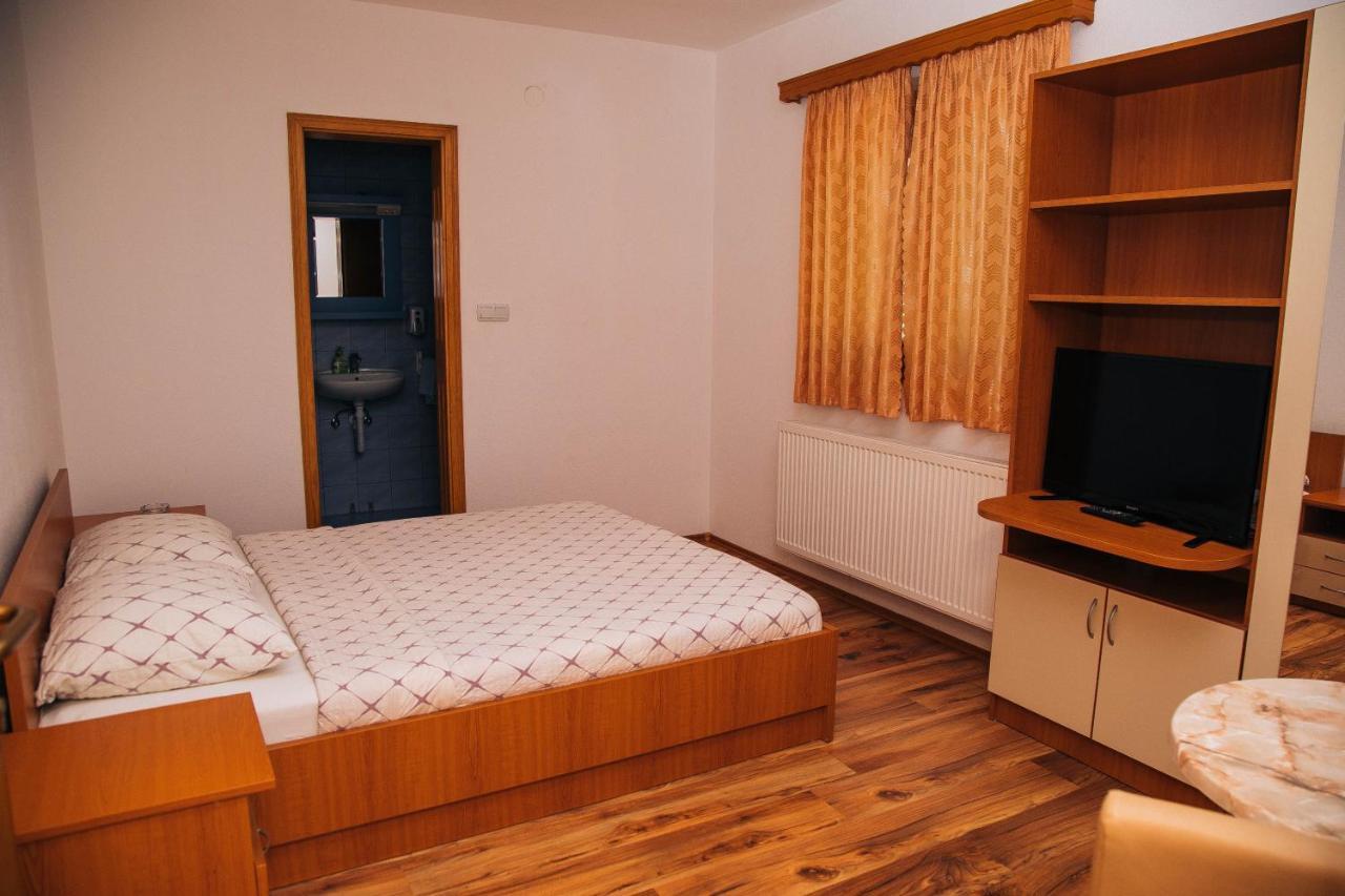 Jezero Laminci Bed & Breakfast Bosanska Gradiska Eksteriør bilde
