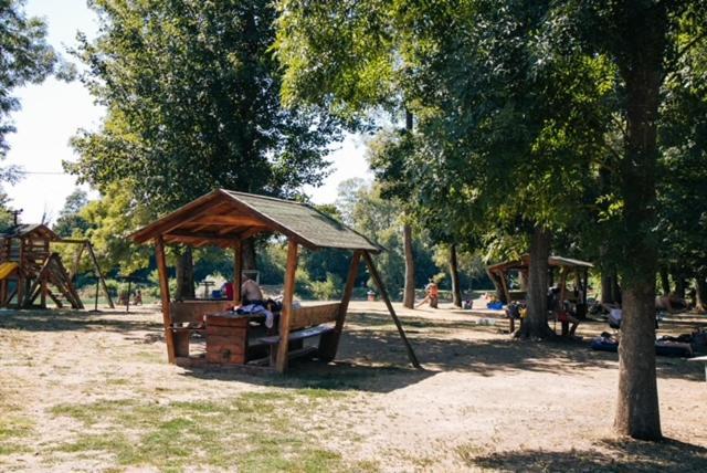 Jezero Laminci Bed & Breakfast Bosanska Gradiska Eksteriør bilde