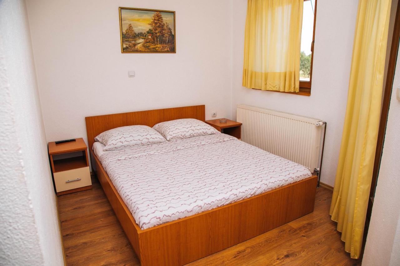 Jezero Laminci Bed & Breakfast Bosanska Gradiska Eksteriør bilde